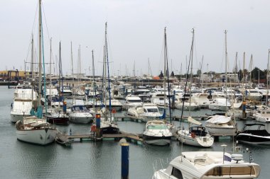 Vilamoura bağlantı noktası yatların tam