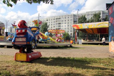 Atlıkarınca hayvanlar çocuklar çekim luna park olarak
