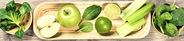 Produtos hortícolas e frutas verdes frescos — Fotografia de Stock
