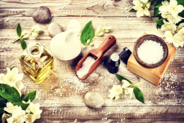 Yasemin çiçekleri ile Spa ayarı