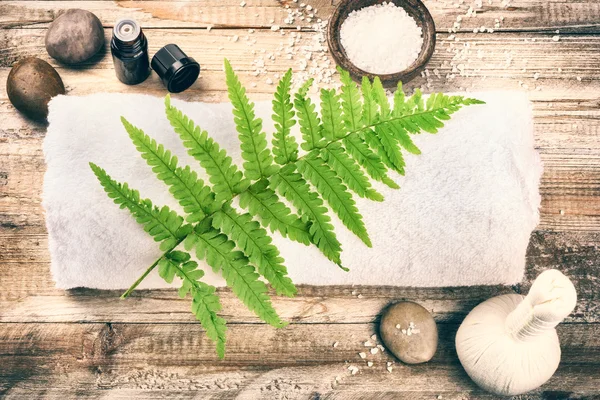 Ajuste spa con accesorios de tratamiento — Foto de Stock