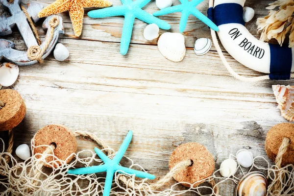 Marco de vacaciones de verano con conchas marinas — Foto de Stock