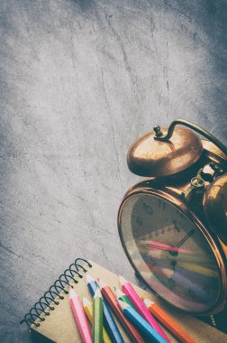 okul malzemeleri retro tarzı