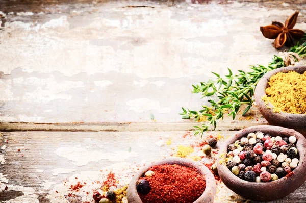 Ram med färgstarka kryddor — Stockfoto