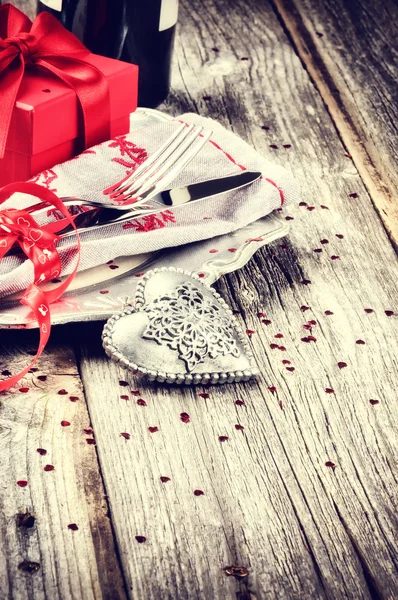 Definição de mesa de São Valentim com presente — Fotografia de Stock