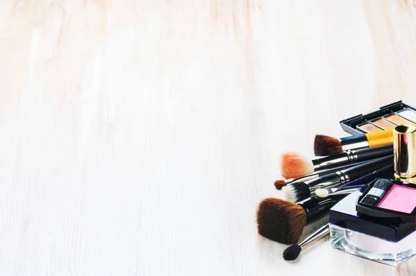 Olika makeup produkter med copyspace — Stockfoto