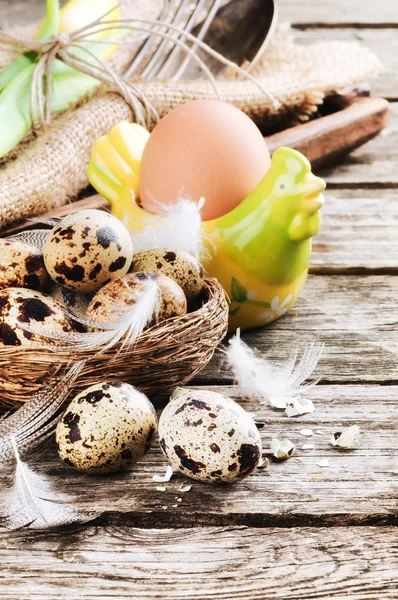 Easter table setting with quail eggs — Stock Photo, Image