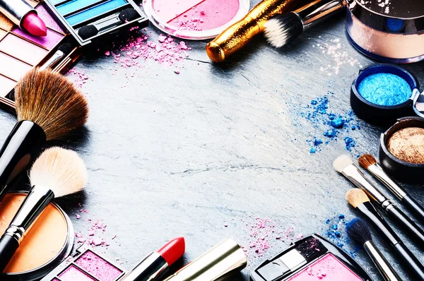 Quadro com vários produtos de maquiagem — Fotografia de Stock