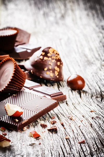 高級チョコレートとプラリネの品揃え — ストック写真