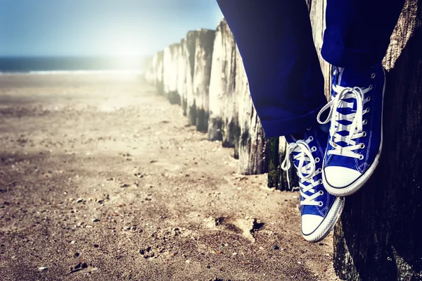 Seascape with relaxing teenager — Stock Photo, Image