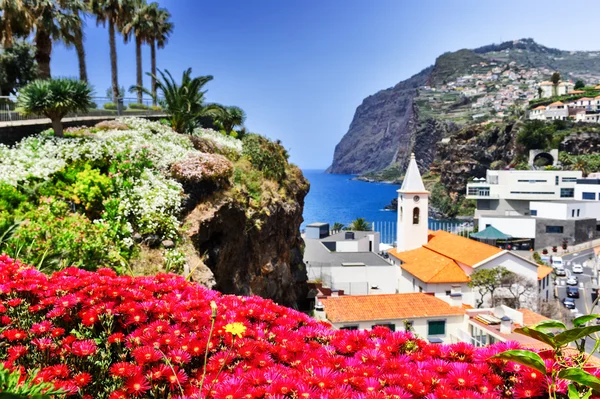 Pequena aldeia de pescadores na ilha da Madeira — Fotografia de Stock