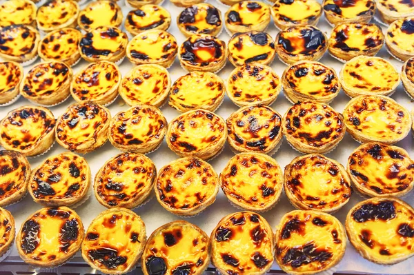 Geleneksel Portekiz hamur işi - Pastel de nata