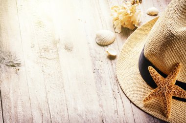 Yaz tatil ayarı şapka ve kabukları ile