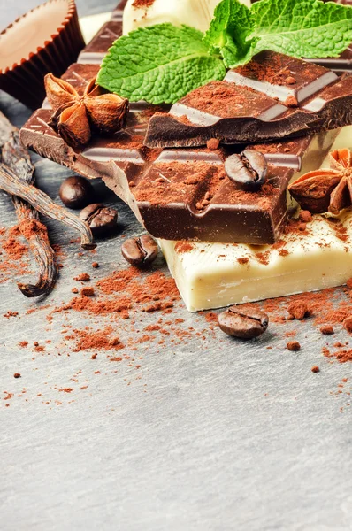 Választék és finom csokoládé praliné — Stock Fotó