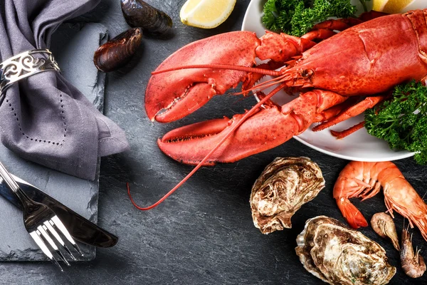 Bela seleção de crustáceos para o jantar — Fotografia de Stock