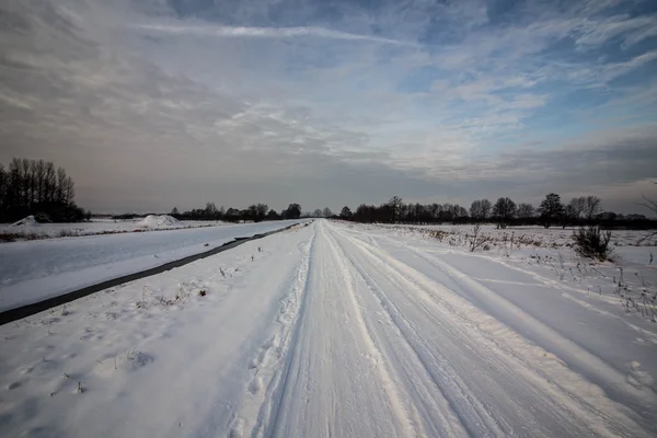 Winterliche Schneelandschaft. — Stockfoto