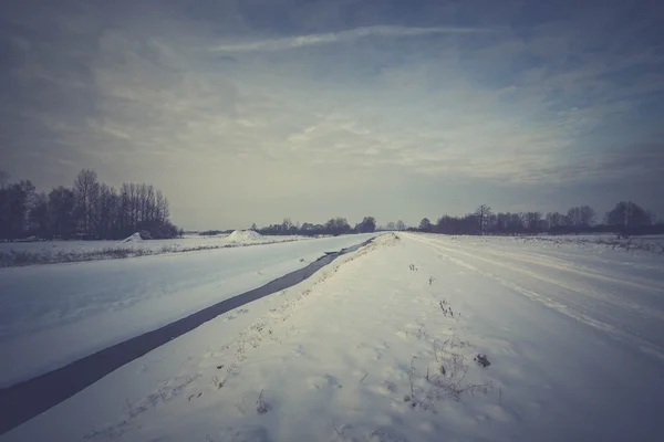 Winterliche Schneelandschaft. — Stockfoto