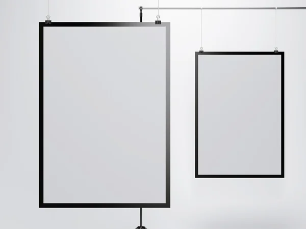 Två vita affischer hängande — Stockfoto