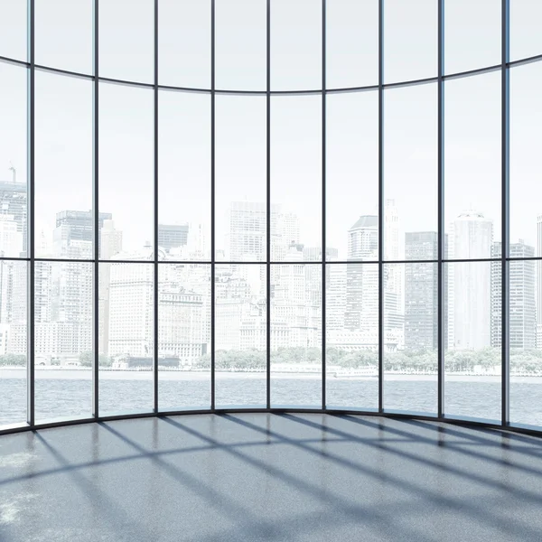 Rundes Interieur mit großen Fenstern — Stockfoto