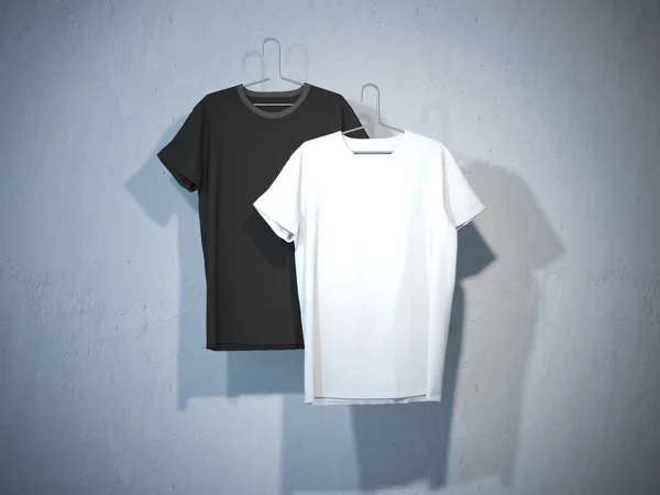 Voorste zijden van twee lege t-shirts — Stockfoto