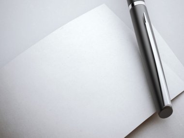 Lüks gümüş kalem ile beyaz boş kartvizit