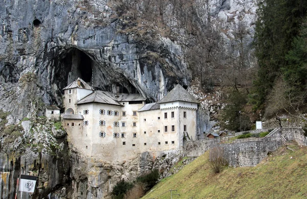 The famous castle near the town Predjama — Stock Photo, Image