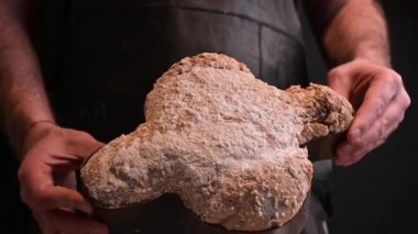 Paskalya için geleneksel İtalyan tatlıları - Paskalya güvercini 