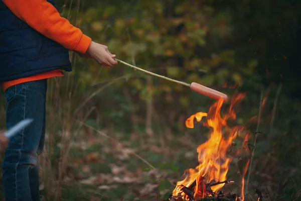 Kid Boy Roast Hotdogs Sticks Flames Campfire — Stock Photo, Image