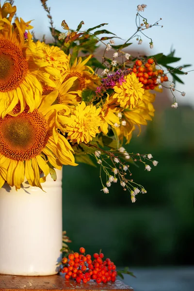 Beautiful Autumnal Bouquet Bright Yellow Sunflower Flowers White Vase Wooden — Stock Photo, Image