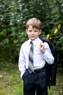 Doğa üzerinde küçük işadamı portresi