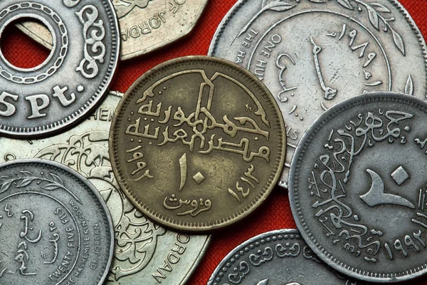Pièces de monnaie de l'Egypte. 10 piastres égyptiens — Photo