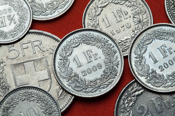 Diferentes monedas de Suiza — Foto de Stock