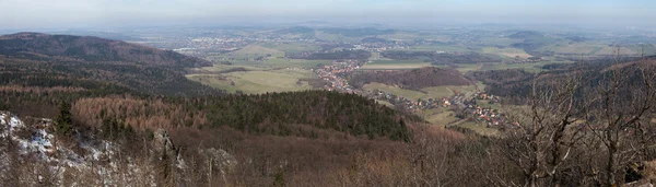 Lausitzer bergen vanaf de top van de Mount Lausche — Stockfoto