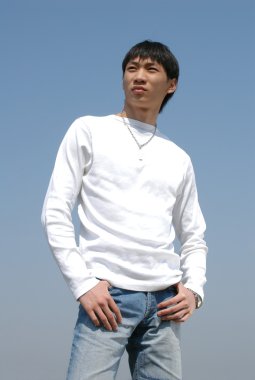 Genç Asyalı adam