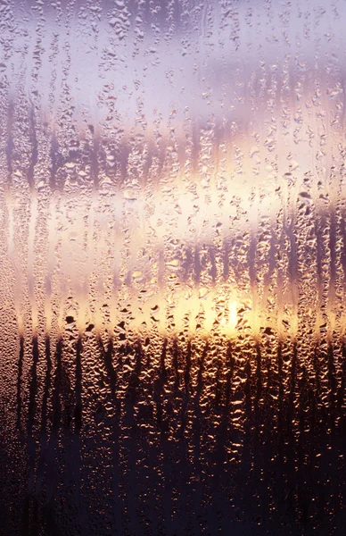 Gouttes de pluie sur la fenêtre — Photo