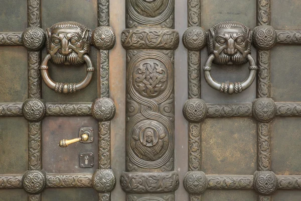 Bronze gate of the Russian Memorial Church — Stock Photo, Image