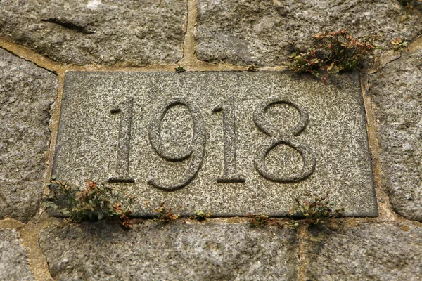 Year 1918 carved in the stone. — Stock Photo, Image