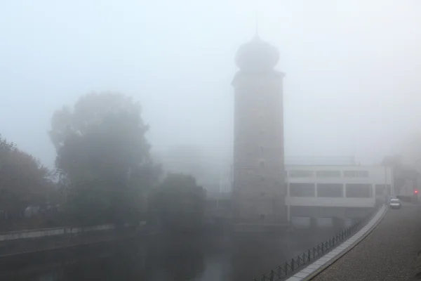 Morgennebel über der Moldau — Stockfoto