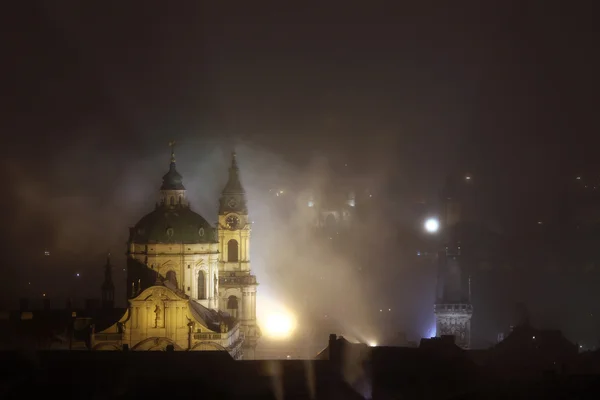 Night fog over Saint Nicholas Church — Stock Photo, Image