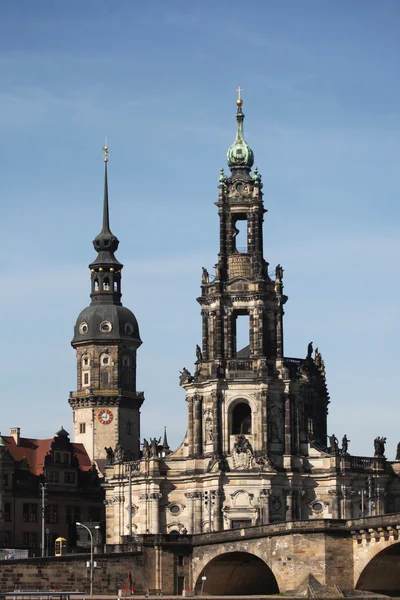 Ο καθεδρικός ναός του Hofkirche και η κάστρο Δρέσδη — Φωτογραφία Αρχείου