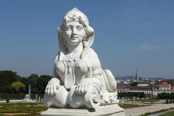 Rokoko Sphinx w ogrodach Belvedere — Zdjęcie stockowe