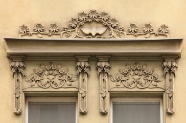 Art Nouveau binasında çiçek süs süsleme