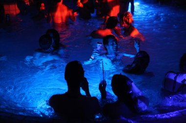 Budapeşte, Macaristan için termal banyo gece parti.