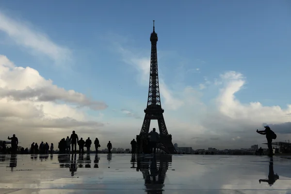 Eiffelturm auf dem champ de mars in paris, franz. — Stockfoto