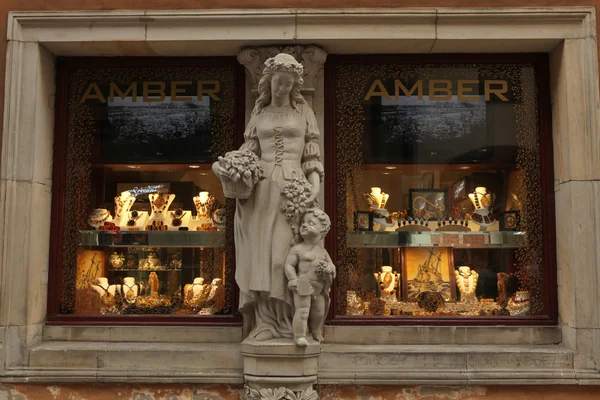 Window of amber shop in Warsaw, Poland. — Stock Photo, Image