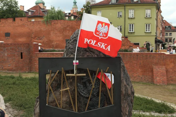 Katyn Memorial in Warsaw — Stock Photo, Image