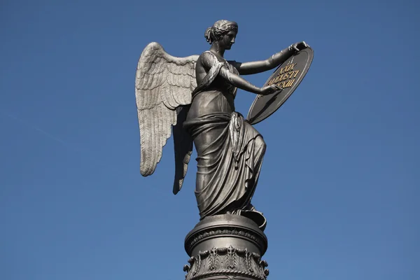 Diosa de la Victoria. Monumento a la batalla de Kulm . —  Fotos de Stock