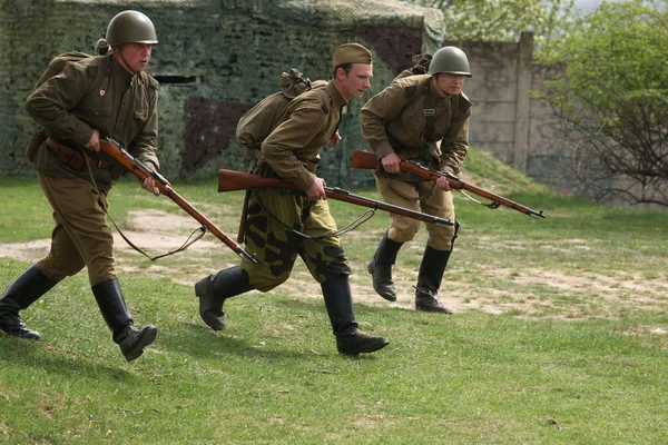 Re-enactment van de Tweede Wereldoorlog strijd, Orechov — Stockfoto
