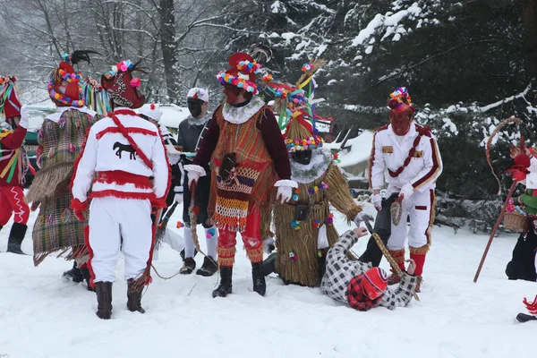 Les gens assistent au Carnaval Masopust — Photo