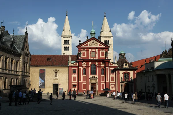 Saint George bazyliki w Zamku Praskiego — Zdjęcie stockowe